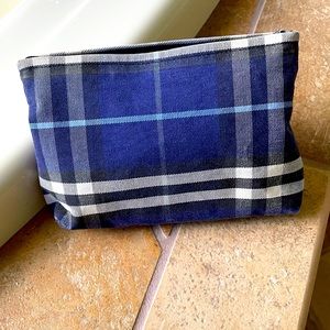 Auth. Burberry Cosmetics bag EUC